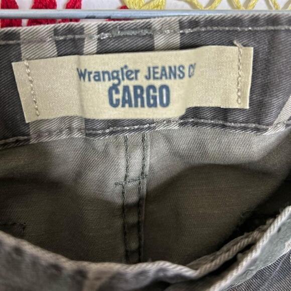 Wrangler Jeans Cargo Camo Pants / Size 40 X 28 - Picture 2 of 15